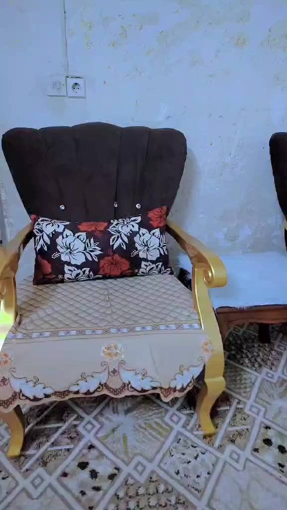 الديوان الملكي خشب عراقي فصال تركي تسع امتار مع اربع طبلات نظافه درجه اولى سعره 500 وبه مجال والغرفه 450 وبها مجال العنوان موصل حي صدام


**إذا كنت صاحب هذا الإعلان وتريد حذفه لأي سبب، رجاءا أرسل رسالة إلى الدعم الفني**