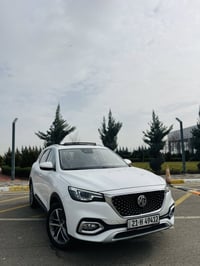 MG HS 2023  15,000 km trophy 1,5 turbo 07704013030