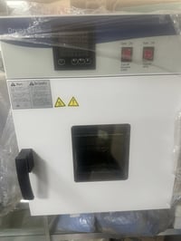 أجهزة مختبرية • حديثة • جملة