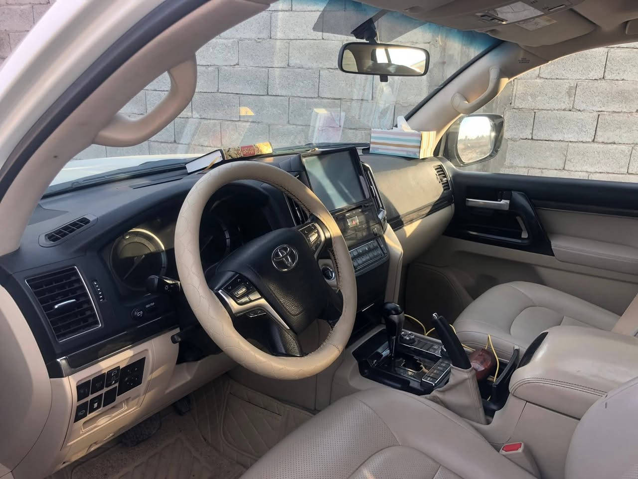 سلام عليكم لاندكروز للبيع مديل 21مكفوله محرك 8 رقم بغداد  السعر 565 وبي مجال 
***********
