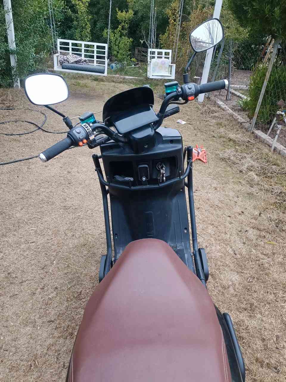 عندي هذا دراجه شحن اشتريته جديد بلكارتون  مستخدم أقل الشهر دبل سويج تشغيل عن بعد ويشتغل بلكارت
تاير عريض دبل دسك
اسمه تيسلا يمكن ماعرف بي اني أخذته بمليون و٢٠٠
سبب البيع اشتريت سياره وماحتاجه خلي سعرك اذا عجبني شايف خيره
استفسار***********
