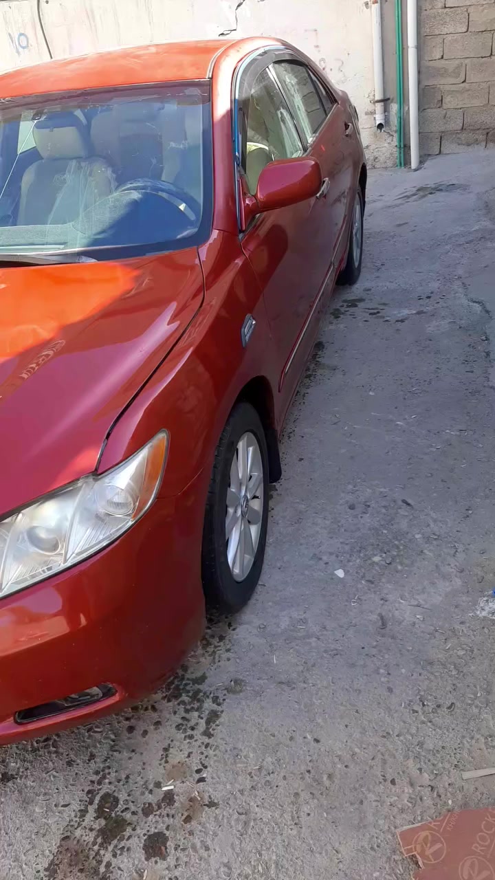 السلام عليكم كامري 2007 للبيع او مراوس بأحدث تفاصيل بالمقطع بيهه (خيط تبخير) بغداد-جسر ديالى  السعر  100$ سونار موجود ***********
