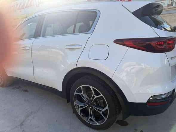 السلام عليكم سبورتج موديل 2021 جي تي لاين ماشية 41 الف مكفولة من الصبغ والتبديل والبارد رقم بغداد باسمي السعر 23 الف 230 ورقة وبيها مجال قليل *********** مكان السيارة بغداد
