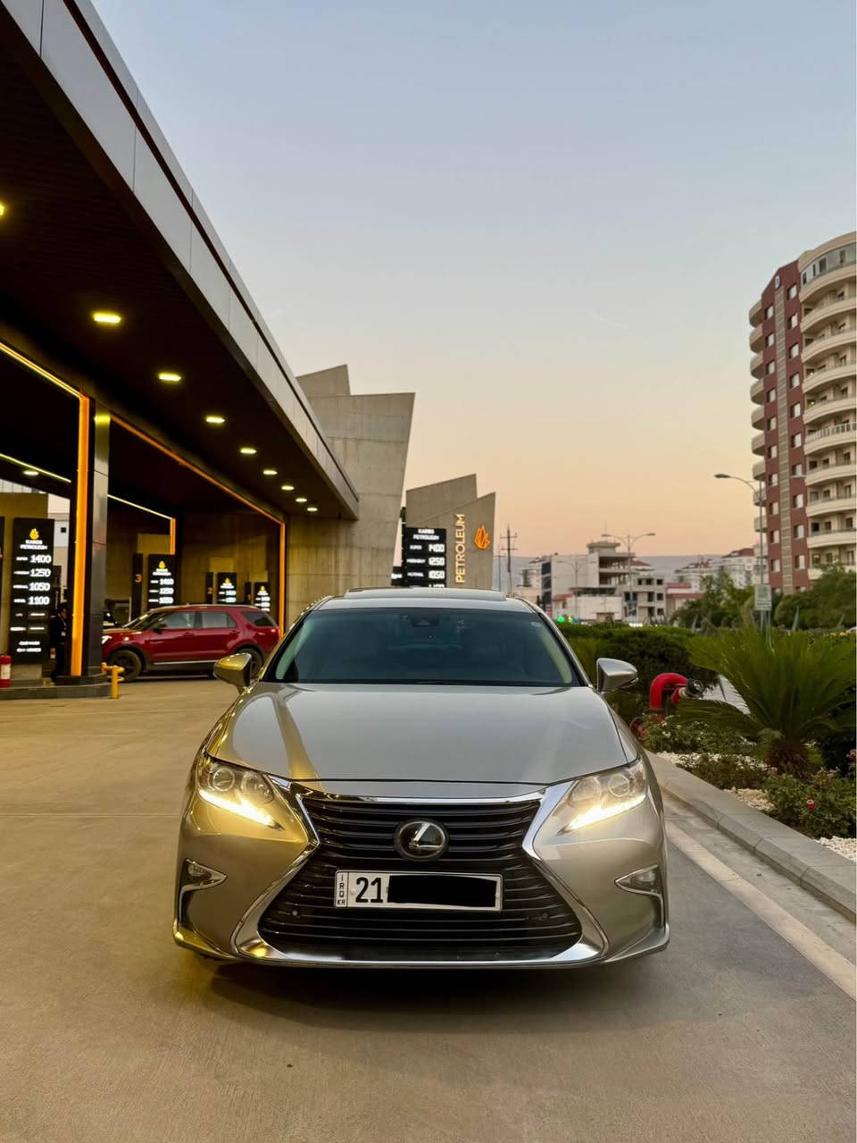 Lexus 2017 ES 350
***********☎️
لێکزز ٢٠١٧ فول مواسەفات 
ناو زەرد - سڵاید - بەسمە - شەخال - حاسەی پێشەوە و دواوە - ڕاداری ئاوێنە - ڕاداری خەتی جادە - کوشن جلد - کوشن سارد و گەرم - سوکان هیتەر - شاشە گەورە - کامێرا  - ماوس - کوشن خەزن میمۆری - کوشن کارەبا - سوکان کارەبا - لایت دەبڵ عەدەسە - لایت لید - لایت ئۆتۆ - تەحدید سورعە - سوکان ڤۆلێۆم - نیزامی لێخوڕینی (ئیکۆ ، نۆرماڵ ، سپۆڕت) - ٤ دەرگا بەسمە .
سەیارەکە یەک پارچەی بۆیاخە بێ ناوگرتن بێ ئێرباگ 
سەنەوی و ڕەقەم و ژینگەی تازەیە 
گێڕ و مەکینە نەکراوەتەوە 
شوێن / سلێمانی 
سعر / ١٩٢$
مۆبایل/*********** السليمانية, العراق
