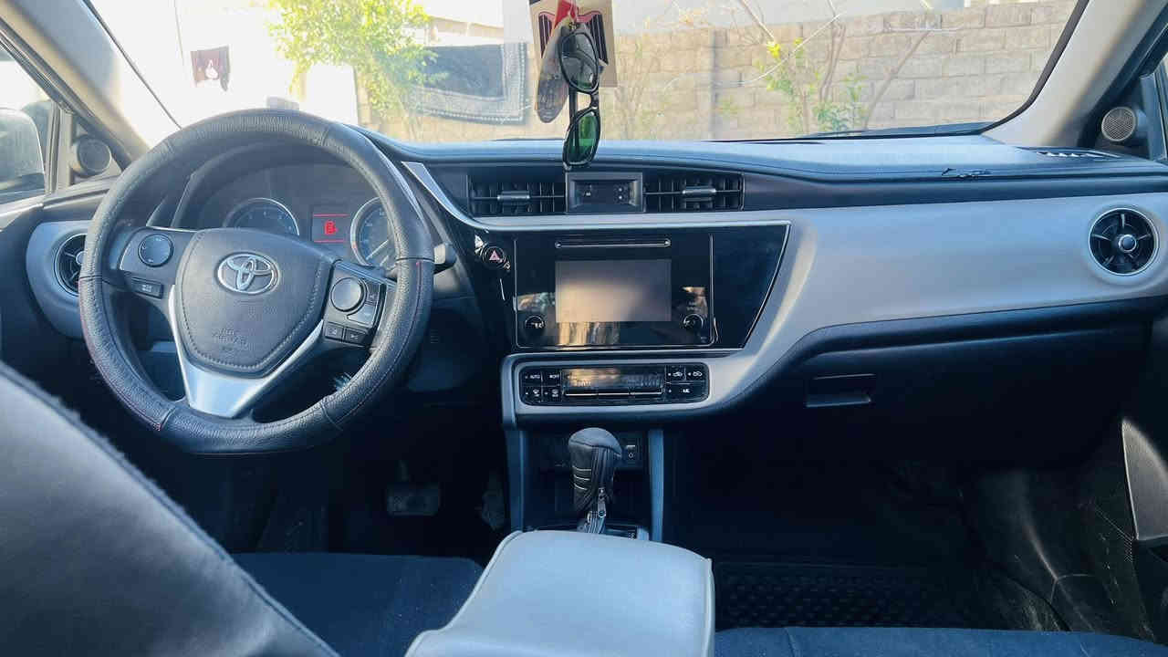 السلام عليكم للبيع
تيوتا 
كورلا 
موديل 2018
مواصفات Le 
سونار موجود بالمنشور 
سنويه ورقم جديد 

‭٠٧٨٢ ١٨٤ ٩٠٠٤‬
***********
