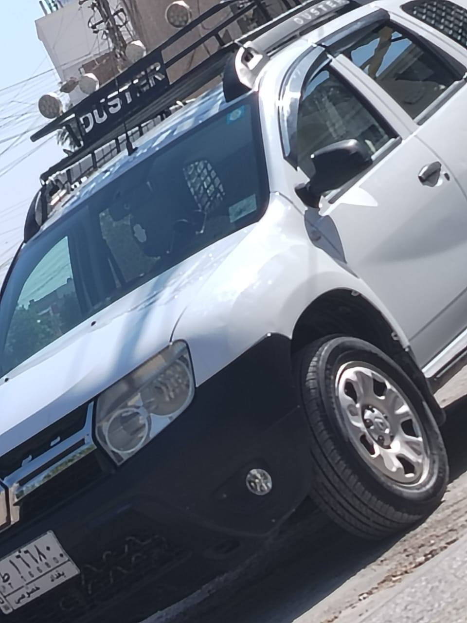 السلام عليكم
رينو داستر 2017 رقم بغداد
بأسمي ماشية 60 الف استلام شركة على ايدي محرك 2000 اربعة سلندر 
السيارة للبيع او المراوس
لمزيد من المعلومات الاتصال على الرقم *********** ابو علي
