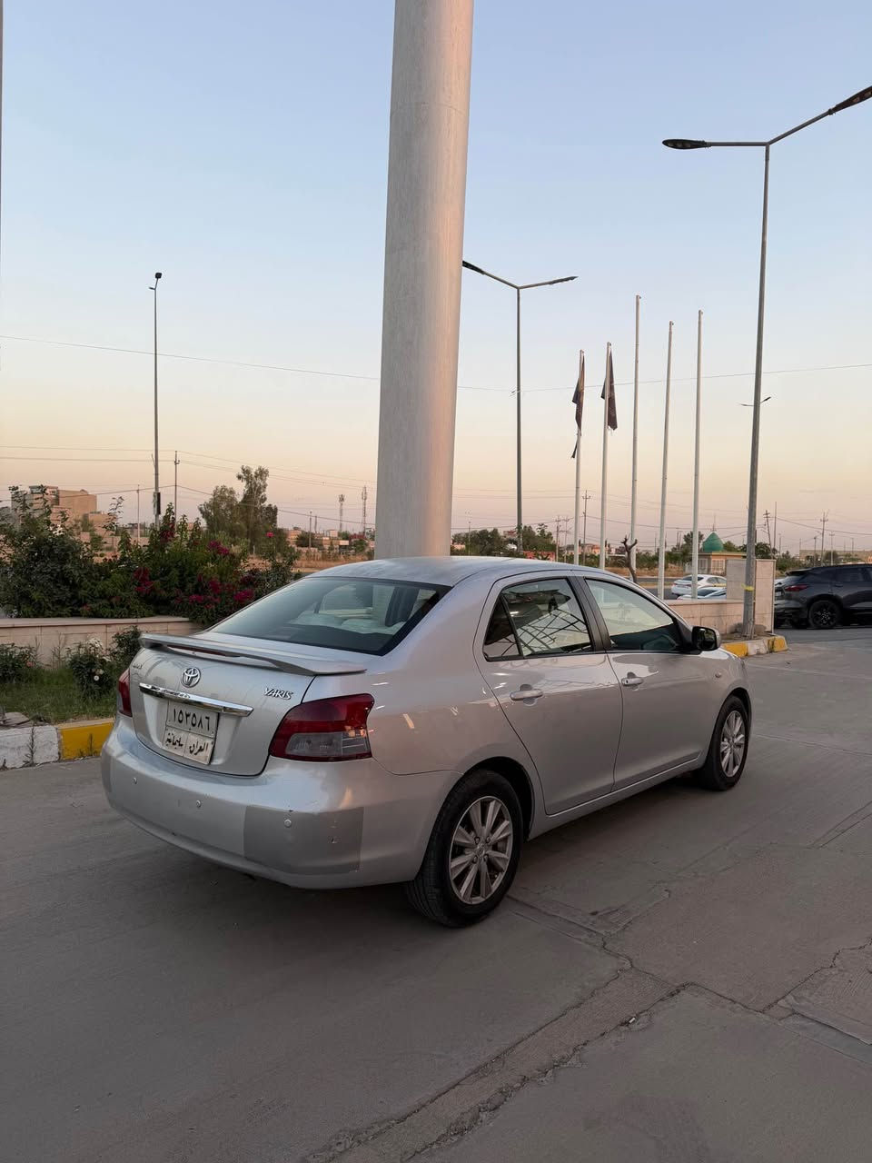 تويتا يارس ٢٠١١ خليجي
مواصفات دبل كيج و خمس كلات و ويل كروم و جناح بلادي و دبل ايرباك و اربع طايرات جديد و تبريد ثلج 
كير محرك شرط ممفتوح و بدون عيب 
دفتر بنزين ممطلعين 
سياره بدون صبغ و بدون تبديل و بدون ظربه و فقط جلح خفيف 
***********
***********
سعررر ٨٥ بي مجال بسيط كركوك, العراق
