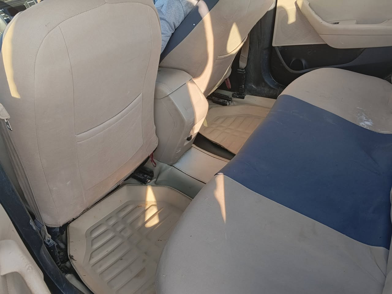 السلام عليكم 
سياره سوناتا موديل 2017 حادثة قبق صندوق فقط وبارد بلجاملغ الخلفي رقم بابل السنوية باسمي 
مكان السياره - الحصوه 
السعر المطلوب 118 
للأستفسار *********** واتساب 
‏‪***********‬‏
