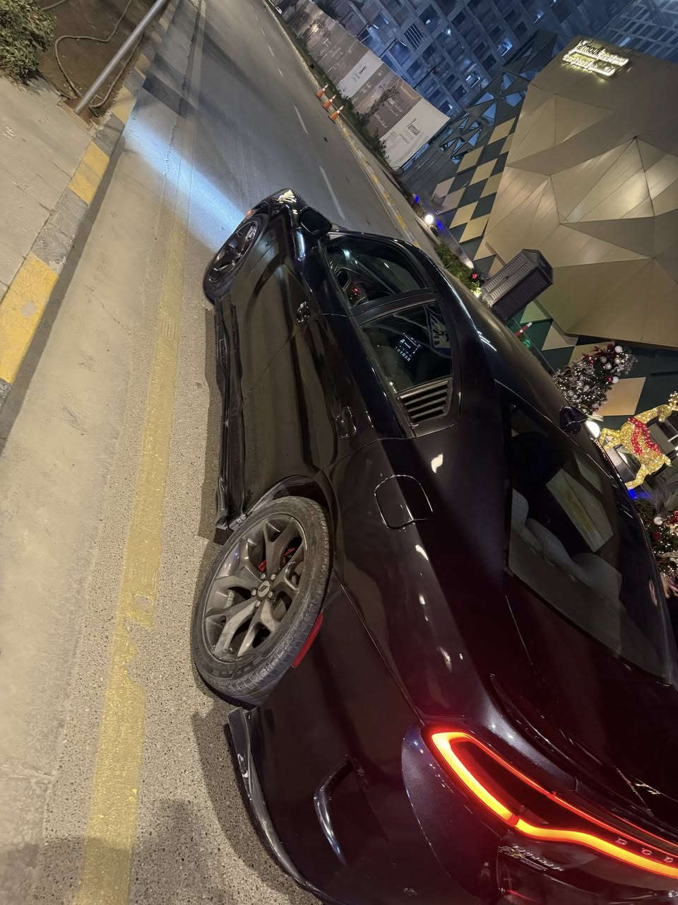 جارجر gt موديل 2019
ماشيه 86 الف ميل 

مواصفات ال gt معروفه سياره مسويلها ادامه كامله 

حادثها بامريكا جاملغ وشويه من الصندوق وبيها باب كلير وبارد بسيط بالجاملغ الامامي 

السعر ١٩٥ وبيها مجال 

مكاني بغداد حي الخضراء 

***********
