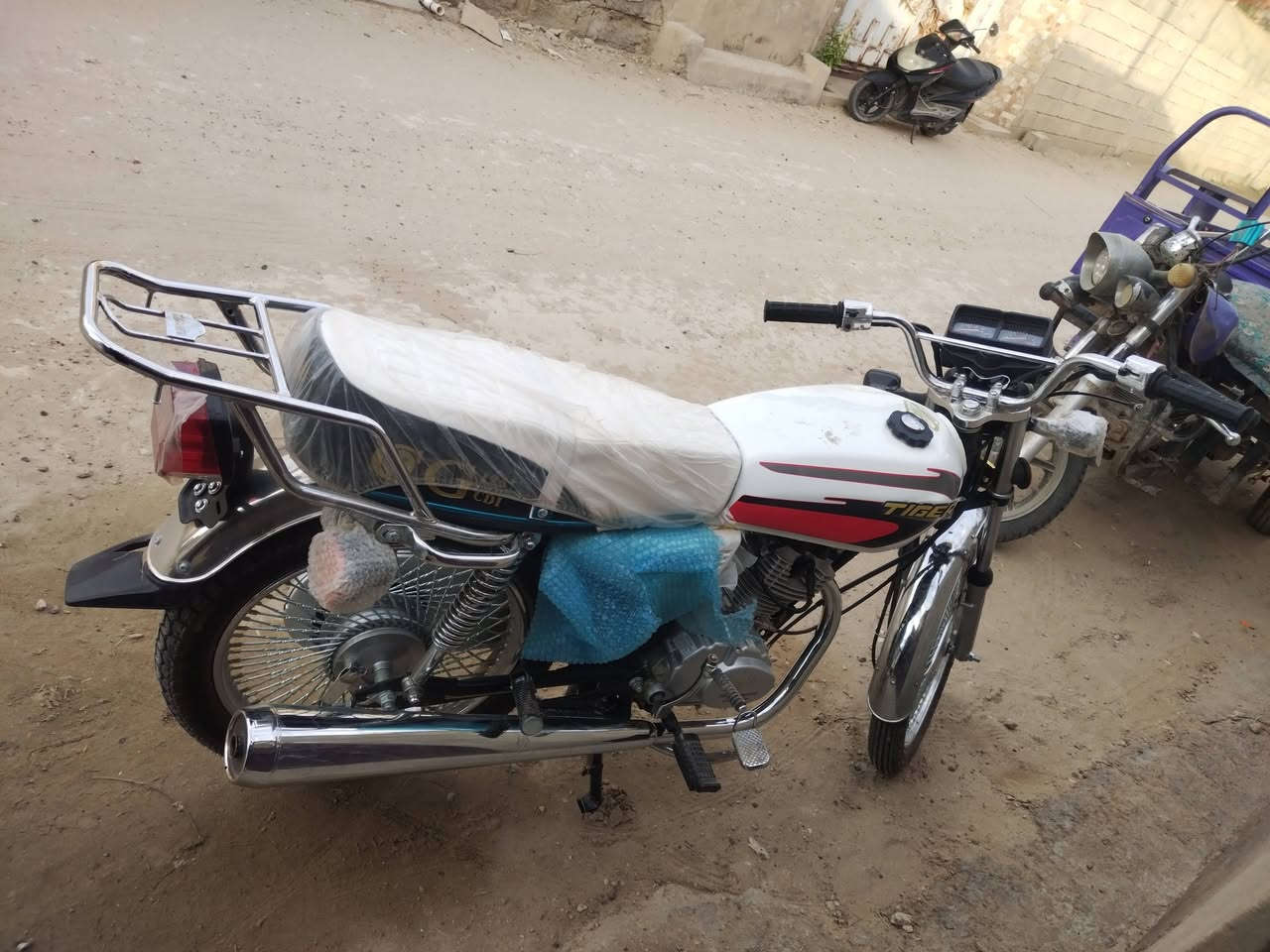 للبيع تايكر موديل 2026 دراجه جديده صارله ٤ ايام من طالعه من المعرض الشراي يتصل وبي خير ويدلل
السعر ٦٧٥ وبيه مجال
المكان كربلاء الحسينيه
***********
