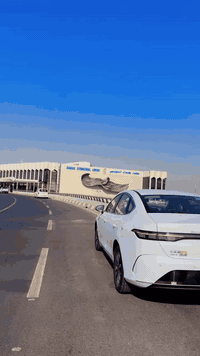 السلام عليكم للبيع او مراوس ب كورلا2024 او2025 خليجي +بي وايدي 2025 ماشيه18الف.  ماشيه ع بانزين7تالاف ول باقي كهرباء بيها شخط كد اصبع او اقل ال إصبع بجاملغ مال الصدر وبارد ب خشم البنيد ممبين فقط باقي السيارة مكفول رقم بغداد بسمي تحويل ثاني يوم سعرها18ميلون قفل 🔒 
مكاني بغداد
***********
وغراضها كاملة موجودة ويا السياره {الشاحنة}
