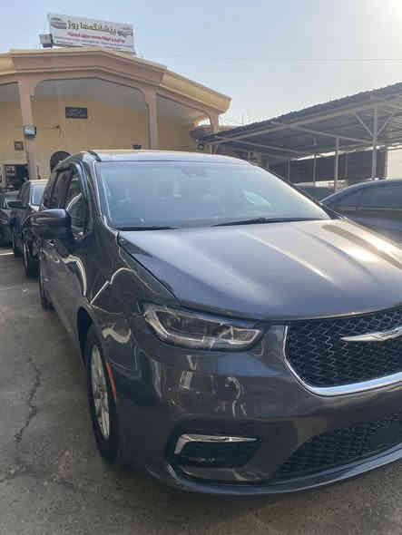 (L )كرايسلر باسفيكا تورنك 
موديل 2023 
حادث: حزام صبغ ابيع صبغ عام  
بدون دواخل 
ايرباك :دنكه و كوشنات 
الممشا : 38،000 ميل قابل للزياده
رقم السياره : فحص مؤقت (تترقم جميع المحافظات شمالي )
  محرك 6 سلندر 3600

رادار امامي 
حساسات خلفية  
 حساسات الاجتياز الجانبية  
 بصمة باب وبصمة تشغيل وتشغيل عن بعد 
كشن ذاكرة (خزن ميموري) لكرسي السائق
طقم ويل حجم 17 مع طقم تاير بحالة ممتازة 
 كاميرا خلفية دوارة مع الستيرن 
 باب جنطة كهربائي شفط 
 ابواب جانبية كهربائية مع بردات اصلية 
 غرفة السيارة جلد اسود اصل 
تحكم كهربائي متكامل لمقاعد المقدمة 
شاشة دشبول كبيرة لمجموعة من الايعازات 
3 قطع تبريد 

 اتصال + واتس اب : ***********

العنوان:دهوك 
السعر :155 وبيه مجال
