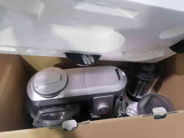 ست البيت 8 في 1
كراند  الألمانية مستعمل كلش قليل يمكن مرتين او تلاثه
عجانة + خلاط زجاجي + طاحونة
+ عصارة حمضيات +  محضرة طعام +
مبراشه + مقطعة شرائح 
عمليات متعددة 
عجانة طاسه ستيل 
سرع متعددة 
كلها في جهاز واحد مختصر
فقط قاعده الخلاط مكسورة تحتاج تبديل 
العسر 90 الف 
مكاني الزبير الشعيبه قرب مدرسه نور العيون الابتدائية 
***********‪
