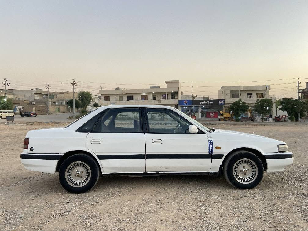 سڵاوی خوای گەورە لە هەموو لایەک

مازدای هەشتوو بەرخخ مۆدێل1990 ڕەقمەم هەولێرر 

یەک قرچێکی دووای سایەقی هەیە شایەنی باس نییە 
تا بڵێی هەیکەلی جوانە لە ڕووبەڕوو جوانتریشە 
بێ تەقەو ڕەقەیە تونگو تۆڵوو بێ مەسرەفە 
کارەبایو تەقەو ڕەقەی هەمووی بەشەرت 
سەنەوی هەشت مانگێکە بەسەر چووە 
تەحویلوو خرامەی بەشەرت 
حیسابکە بەناو خۆمانەوەیە بێ کێشە

سەیارەی دەسە هی ماڵە تا بڵێی جایزە 

سعری: 34 گەڵاو مەجالێ کەمم

ژ.م *********** وەسئابوو ڤایبەریشی لەسەرە السليمانية, العراق
