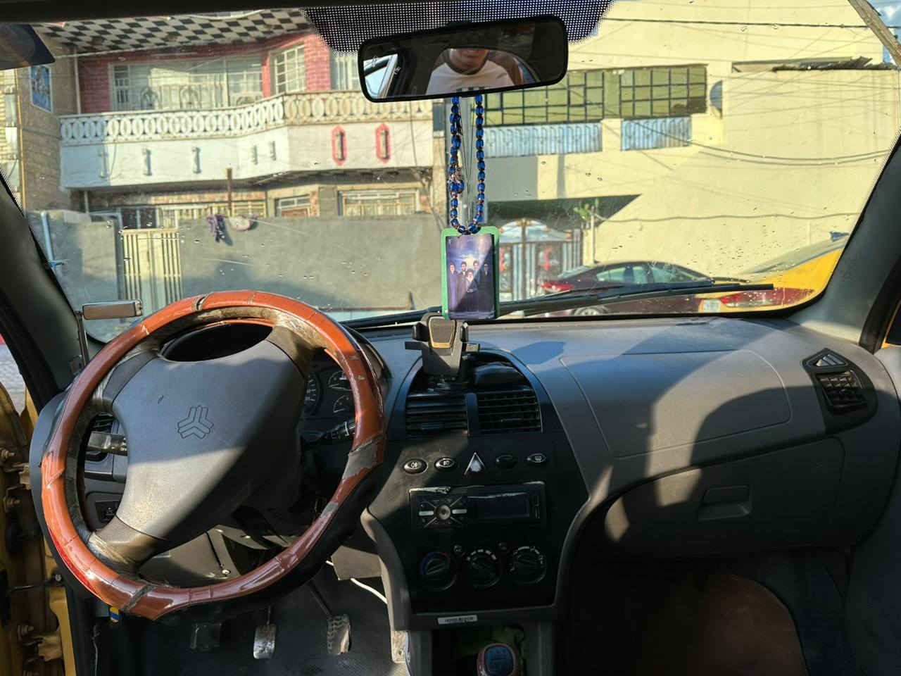 سلام عليكم ورحمة الله وبركاتة سيار طيبه 15  سياره كله مكفوله عده ضربته بل باب ضربه بسيطه ومصلحه نفس باب خيط تبخير سياره خير من الله صدر دبلات كله جديد مكاني مدينه الصدر سعر 38 بيه مجال
***********
