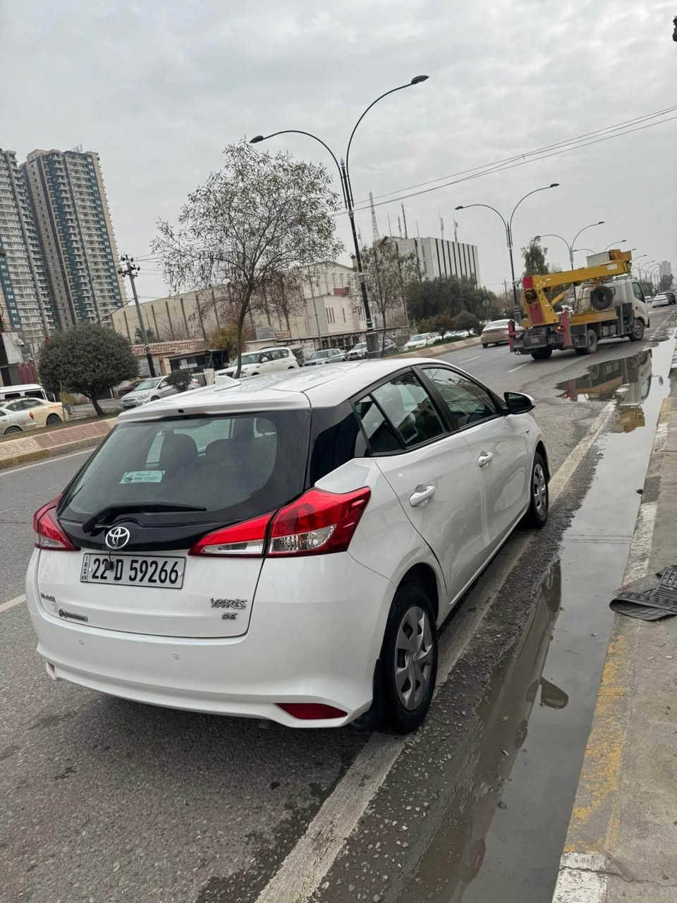 تويوتا يارس 
موديل. ٢٠١٨ 
جوار تايه لوك
داخلي سياره كه زه رده
كير توماتيك 
بلوتوس و تلفون
دژه خليسك
كير مه كينه به شه رت ده ستكاري نيه
سياره كه.  سفري هه وليره. بسك جاملغي بيشه وه سبوغه به بي ژووري. له كه ل يه ك تعديل له دركه هه يه.   سياره كه رقم سنوي هه زه ژينكه هه مووي نويه. به ناوي خومه    اكر مشتري نامه مه نيره.  رقم تلفون.  واتساب. (***********) أربيل, العراق
