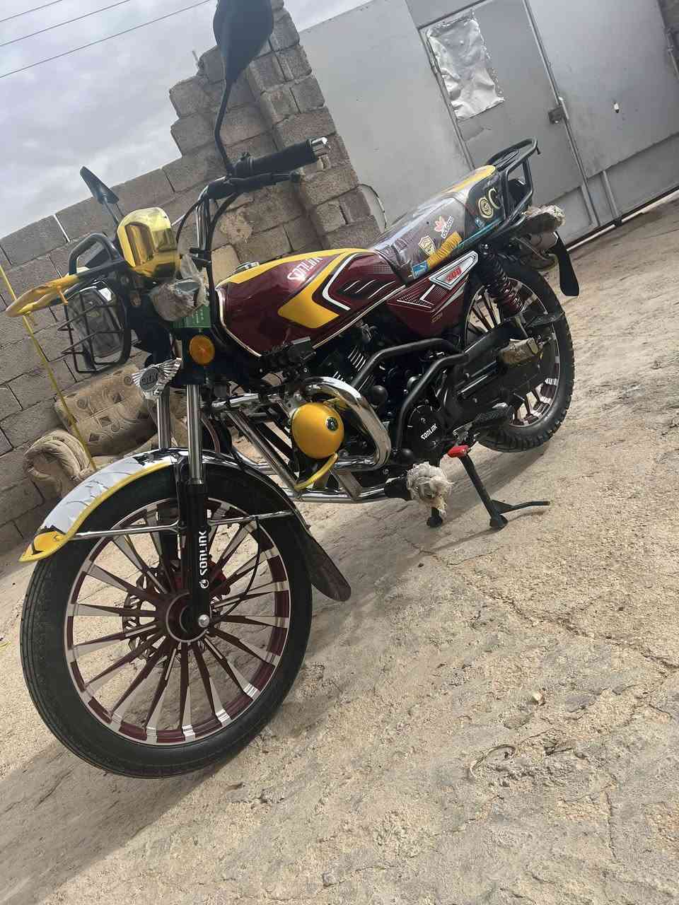 سلام عليكم من رخصه ادمن مطور موديل 25بعده جديد فولل كملايات كلشي بي شغل السعر 960
***********
