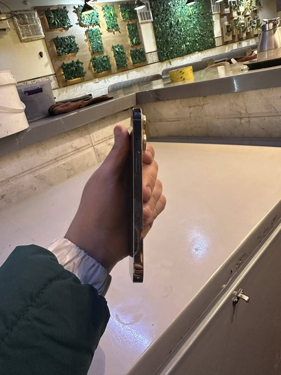 آيفون 13 برو
ذاكره 128 

بطاريه 74 اصلي قطاره بل شحن 

الجهاز يقرأ بل عدادات بطاريه خدمه وفيس ايدي 

وكامرات عدسه الواسعه الي 5  باقي كلشي ما بي جهاز شاصي نضيف السعر 375 وبي مجال التواصل ***********
