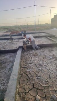 مستعدون لحدل وصب جميع الارضيات وتدخيل السبيس وتنظيف البيوت وحدل التراب...