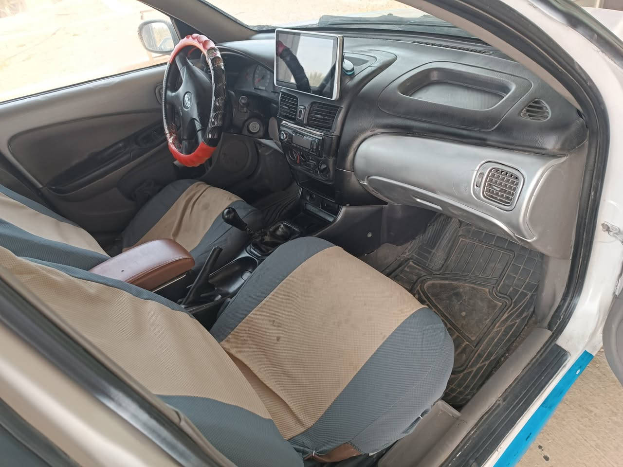 سني ٢٠٠١ سياره ما بيه اي نقص صفره وتحولت قرار مرور الى ابيض خصوصي السياره كير عادي محرك ٦٠٠ السعر ٥٧ وبي مجال حك جيه مكان السياره الانبار حديثه ***********
