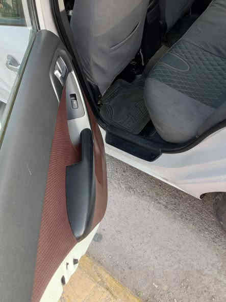 سلام عليكم  كيه سيراتو كفاله عامه بس بيه بارد باب سايق مامعدل وبيه يم قبق البانزين تعمير  بس ولباقي كفاله سياره اخت ازيرو رقم صلاح الدين  مداور ثاني يووم ***********خابر واني حاضر
