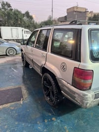 جيب شيروكي للبيع موديل ٩٥ سياره بلديه مكينه محورها كاز ستاركس للبيع فق...