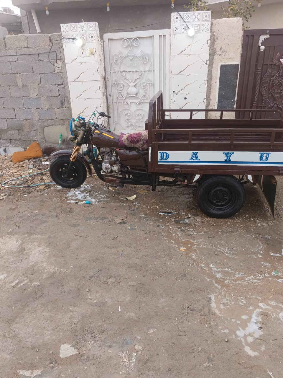 للبيع موديل 2012 رقم ابيض ***********
