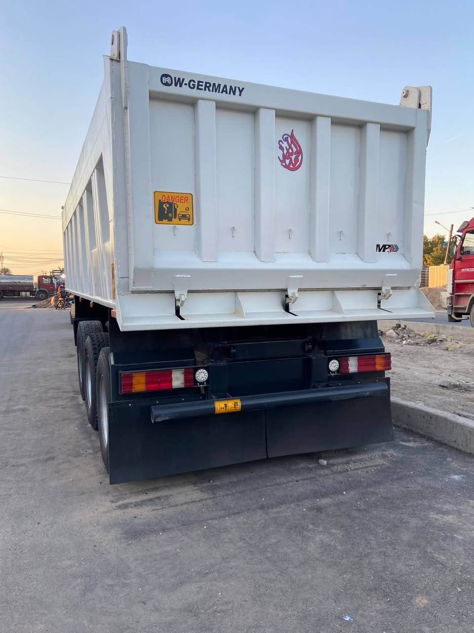 للبيع عربانه الامانيه 3دناكير /22وعشرين متر كامله للشغل الاستفسار على الرقم غير متواجد على الفيس ***********
