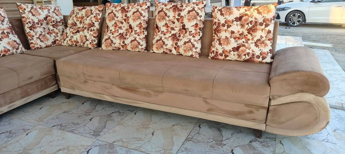 ديوان تركيا ابو الكوشات نظيف اي عيب ما بي سعره 225 
معرض ومعمل سند للبيع وشراء الاثاث المنزلي جديد ومستعمل داقوق سايدين العشاير قرب صيدليه النعيم دكتور خليل يوجد لدنيا تفصال قنفات وديوان حسب الطلب وباحدث الموديلات الاستفسار ***********@***********
