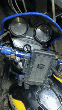 سلام عليكم بوكسر كلاسيك موديل21  رقم مميز بغداد للبيع مجفته مره وحده بيها تبخير قليل من ناحيه الدهن موتل وبانزين محسن دراجه حلوه نشاطها كلش حلو نقوصات دبل خلفي ودشبول عطلان سعره 35 كهربائيات شغاله سعره 1600 وبيها مجال عنوان بغداد الحريه قرب الهايبر ماركت الحريه 
رقم ***********
ملاحضه (دراجه ممغسوله بلغسل حلوه)
