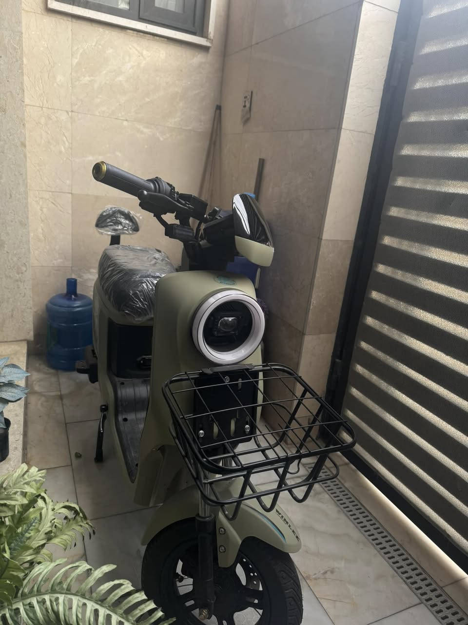 السلام عليكم دراجة شحن للبيع الدراجة زيرو ماماشيه نهائيًا اخذتها ب 600 رايدها ب 450 ما اقبل مراوس فقط بيع 
عنواني بغداد الاعظمية 
رقمي ***********
