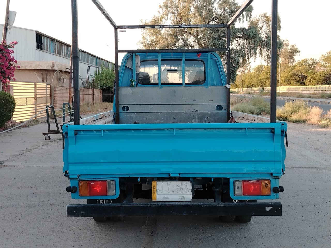 سلام عليكم كيا بنكو موديل 95..7 جنكال سياره مكفوله كير محرك شاصي .كهربائيات كله شغاله .باتري جديد .تخم تاير جديد .سياره ما متعوبه عليه ..مكان سياره بغداد محموديه ***********.***********
