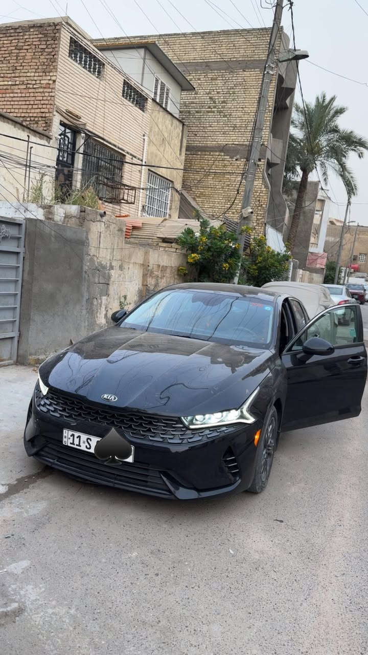 السلام عليكم
شباب k5 موديل 2021
فول عدى البانوراما 

رادارات امامية وجانبية
حساسات خلفية
قيادة تلقائية 
المحافظة على المسار
كار بلي 
وباقي المواصفات المعروفة 

ماشية 54 ميل 

حادثها فقط جاملخ بارد عكس السايق على كد شبر

وربع البنيد صبغ 
وربع الجاملخ الخلفي صبغ فقط مو كامل

رقم بغداد باسمي تحويل ثاني يوم 

مكاني بغداد الحرية 

***********
