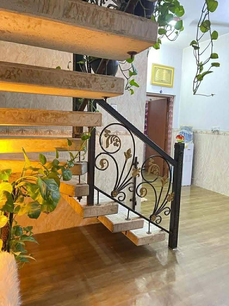 بيع مستعجل مستعجل تم تنزيل من سعر بيت  بسبب ضرف من 127 الى 115 قفل قفل  بيع مستعجل عقار للبيع ملك صرف مساحته 100متر 
واجهه 5 ونزال  20
عرض الشارع 10متر 
طابقين كامل ماكو نقص 
الطابق الارضي استقبال وكلدور وصحيات ومطبخ والارضيه كاشي 
والطابق الثاني غرفتين وكلدور وصحيات يبعد عن شارع 60 تقريباً 350 م البيت نظيف بناء 2015
العنون شارع 60 شارع الكرينات عمود 209
رقم التلفون /*********** شراي يتصل على الرقم يكول من طرف دعاء امانه الله ورسوله عليه يكول
