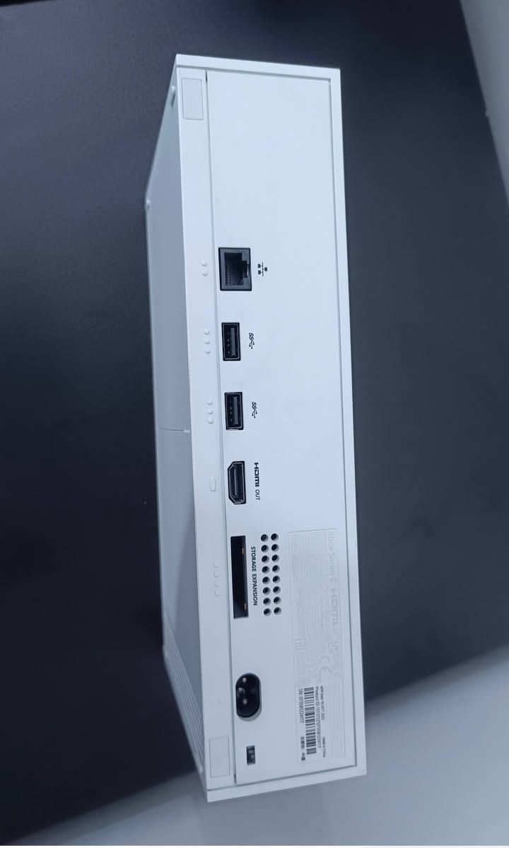 السلام عليكم اكس بوكس سيريس اس مستعمل ذاكره جهاز 512 جهاز ما داخل صيانه وجوستك ايضاً  داخل صيانه ويجي معه جهاز كامل ملحقات اصليه 
سعر الجهاز 300الف وبي مجال 
عنوان بغداد جسر ديالى 
رقمي ***********
