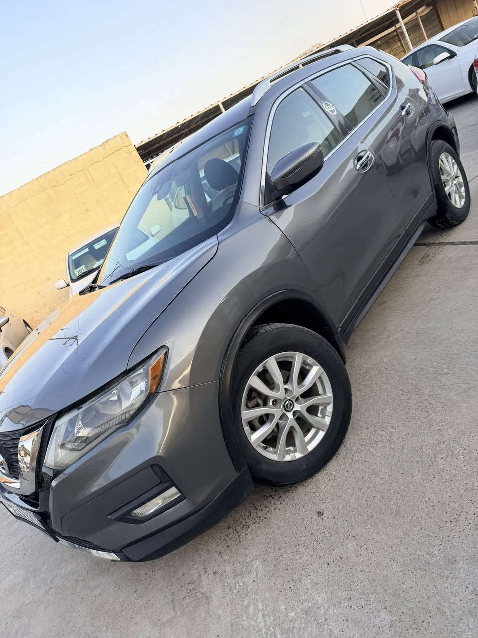 السلام عليكم للبيع بسعر مناسب جدا ب117 وبيها مجال ويرهم مراوس
نيسان روج موديل 2020
وارد امريكي سونار مرفق بل منشور بدون شواصي ولغود شرط
كير ومحرك شرط 
موصفات SV
فول موصفات عده التنته 
سنويه لل2031 
بسمي شرط التحويل 
مكان سياره صلاح الدين (بيجي)
***********
***********
