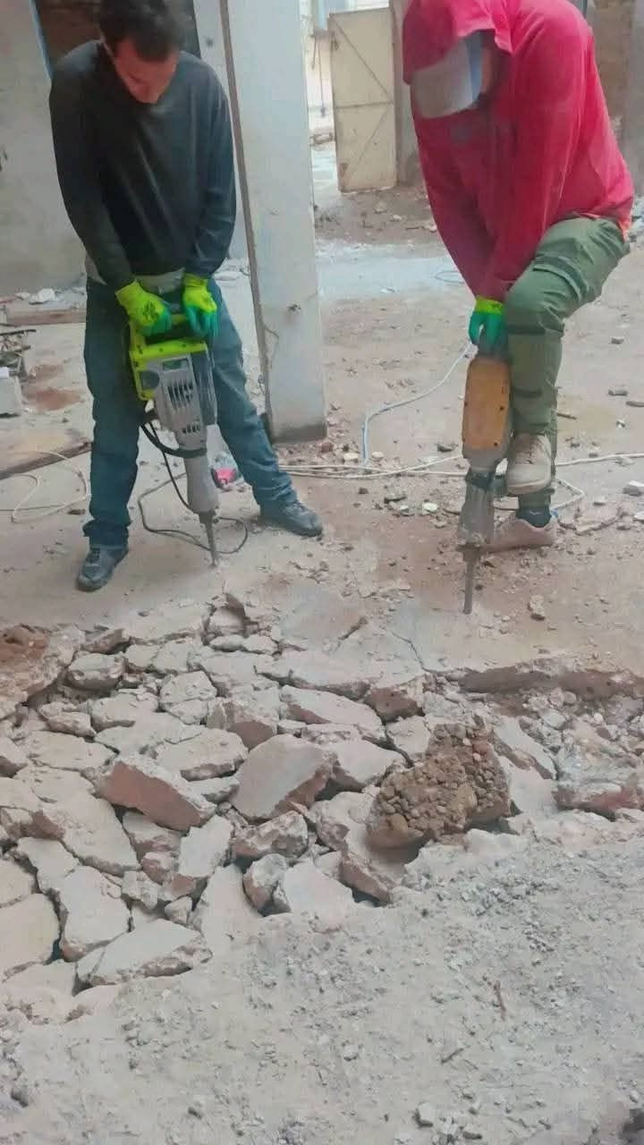 الي يحتاج هداد تفليش تصعيد مواد البناء رمل سمنت ابلوك قشط جدران رفع إنفاذ تنضيف بيوت قلع ارضيات تنظيف حدايق صب ارضيات تصفيط اساس اي شغل نشتغل كلو أسعار مناسبه عندي كادر كامل ***********////***********
