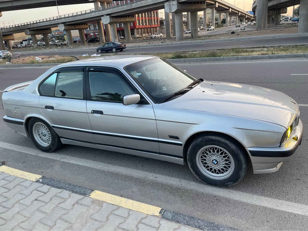السلام عليكم 544i للبيع موديل1994سياره جاهزه كير محرك جدد حداديه نضيفه ستيرن كهرباء تخم تاير جديد وباتري جديد تخم لايت زينون بك لايت دخاني جديد السياره مسويله ادامه من كلشي منضومه البانزين و البلكات تبريد ثلج ثلج رقم انكليزي راعيه صاحبي شوكت متريد مداور او وكاله  كهربائيات كله شغاله مكاني نجفً السعر73 وبلخدمه*********** النجف, العراق

