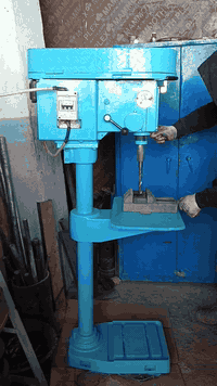 للبيع دريل ثابت ٢٥ملم ثريفيز ارتفاع ١٧٠ بحالة جيده بغداد أبو غريب/صناع...