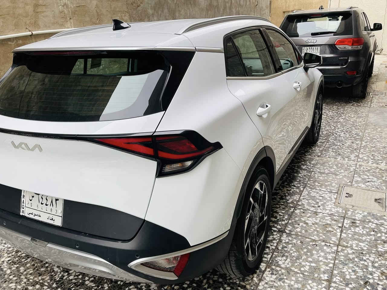 السلام عليكم
كيا سبورتج 2023خليجي ضمان المجموعة الدولية العراقية بعدهة داخل الضمان صيانه وزيوت كله داخل الشركه كفاله من الصبغ والبارد 

ماشيه 45000كم

مواصفات 

بصمة تشغيل 

بصمة ابواب 

تشغيل عن بعد 

مري شفط +اشاير بالمري

شاحن وايرلس 

كشافات LED

كامرة خلفية حساسات خلفية + امامية

اوتو هولد 

هاند بريك كهرباء 

تحكم كامل من المقود+شفتات

اربع وضعيات قيادة

مانع تزحلق

العنوان بغداد الكاظميه

الرقم ***********

السعر 217$ ورقه وبي مجال بسيط
