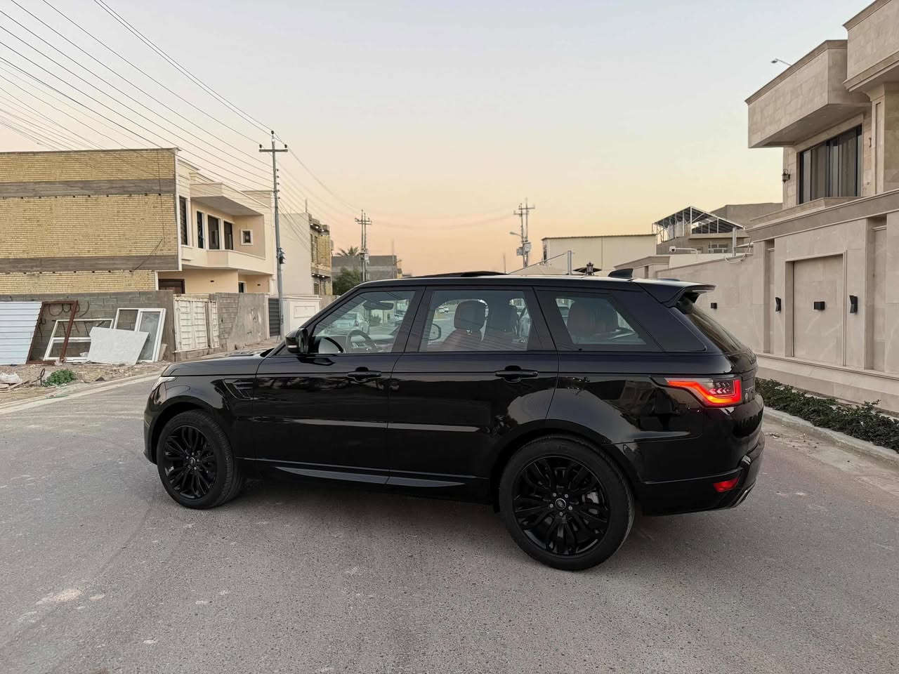 رانج 2020
السياره شركه سردار 
السياره فول ١/١
بنراما 
بصمه 
جكات 
كشنات خزن
كشنات تدفأه تبريد 
لد امامي خلفي
٢٣ سماعه سستم صوت 
٥ كامرات 
السياره ٦ سلندر 
كفاله عامه السيارهه 
السعر ٤١٠ 
مكان السيديه 
***********
