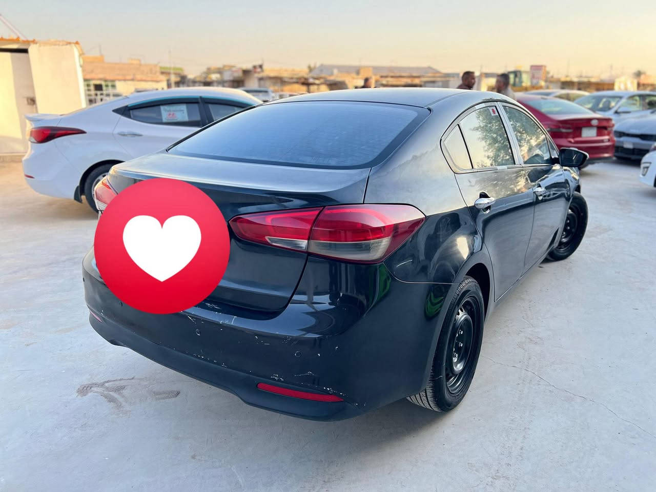 سلام عليكم سيراتو للبيع خليجي موديل 2017 مكينه وكير حداديه تبريد ثلج مداور مباشر مكينه 1600دوش  كفاله لا تبديل ولا صبغ السعر 128وبيه مجال السفسار ***********
