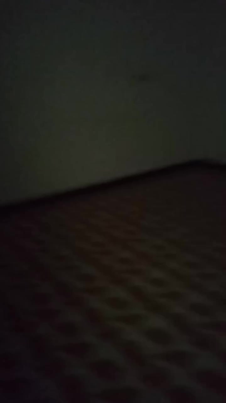 شقه للايجار. عنوان حي الضباط شارع الوكفه مقابل  كليه المفتوحه ايجار 300 مع الماء والكهرباء
***********
