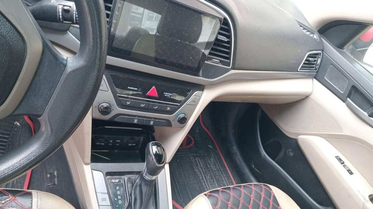 الألنترا 2017 للبيع
الحادث كما موضح بالصور 
السعر 100 وبي مجال بسيط 
مكان السيارة بغداد 
بأسمي شرط التحويل 
***********
