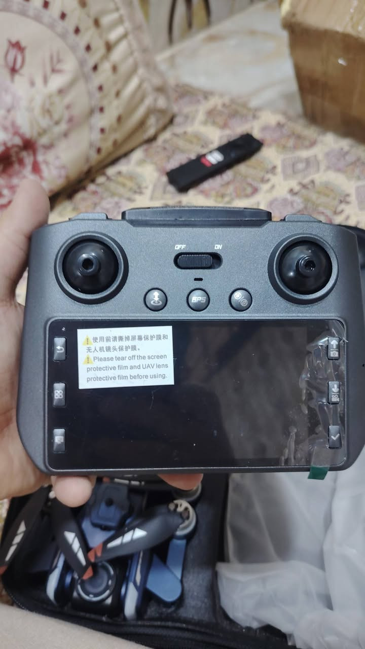 طائرة درون XT808 مع جهاز تحكم عن بعد يحتوي على شاشة عرض.الميزات: تتميز بنظام تحديد المواقع (GPS) لتموضع دقيق، ومحركات بدون فرش (brushless) لقوة ومتانة محسنة.الكاميرا: تدعم التقاط الصور والفيديوهات بدقة عالية تصل إلى 8K في بعض الإصدارات، مع خاصية Wi-Fi FPV لنقل الفيديو المباشر.اعلى سعر وبالعافية


**إذا كنت صاحب هذا الإعلان وتريد حذفه لأي سبب، رجاءا أرسل رسالة إلى الدعم الفني**