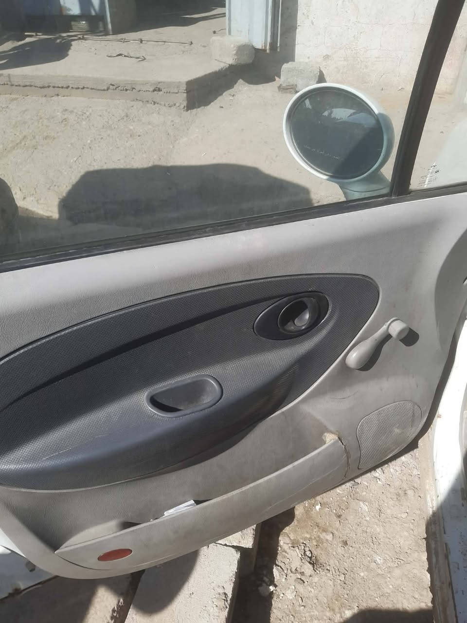 اسلام عليكم. سياره نوع كيو كيو  مكيناه كايمه سياره سنويه ضايعه  بس عدنه مسنسخه وشرعي موجود عارضه عل وضعه بي ١٨  ورقه وبيها مجال بصيط *********** الاتصال او الاستفسار
