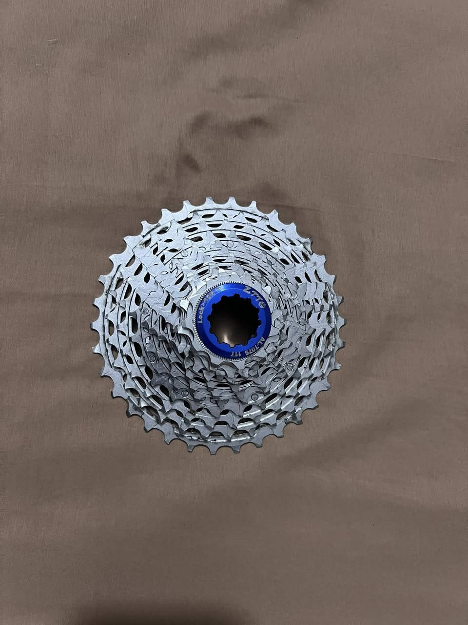 السلام عليكم
١- عقرب وبداله شيمانو ديور سعر 20 الف.
٢- صينية جبلي كاملة 20 الف
٣- دشلي 12 speed  الف 15
٤- دشلي 11 speed جبلي 15 الف
٥- بوري سرج كاربون قياس 31.6 /١٥ الف(جديد)

مستعملات شي بسيط كلش ونظيفات نظافتهن 100%

بغداد حي تونس
وموجود توصيل
***********
