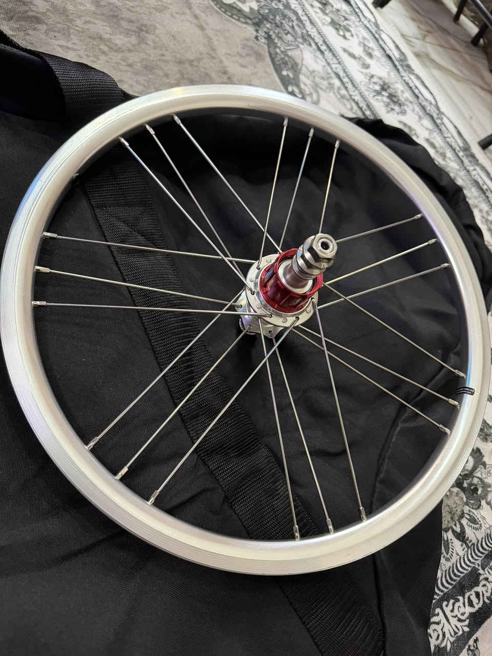 سلام عليكم شباب ويالة وجنطة الي تفيدة يتفضل خاص ***********
