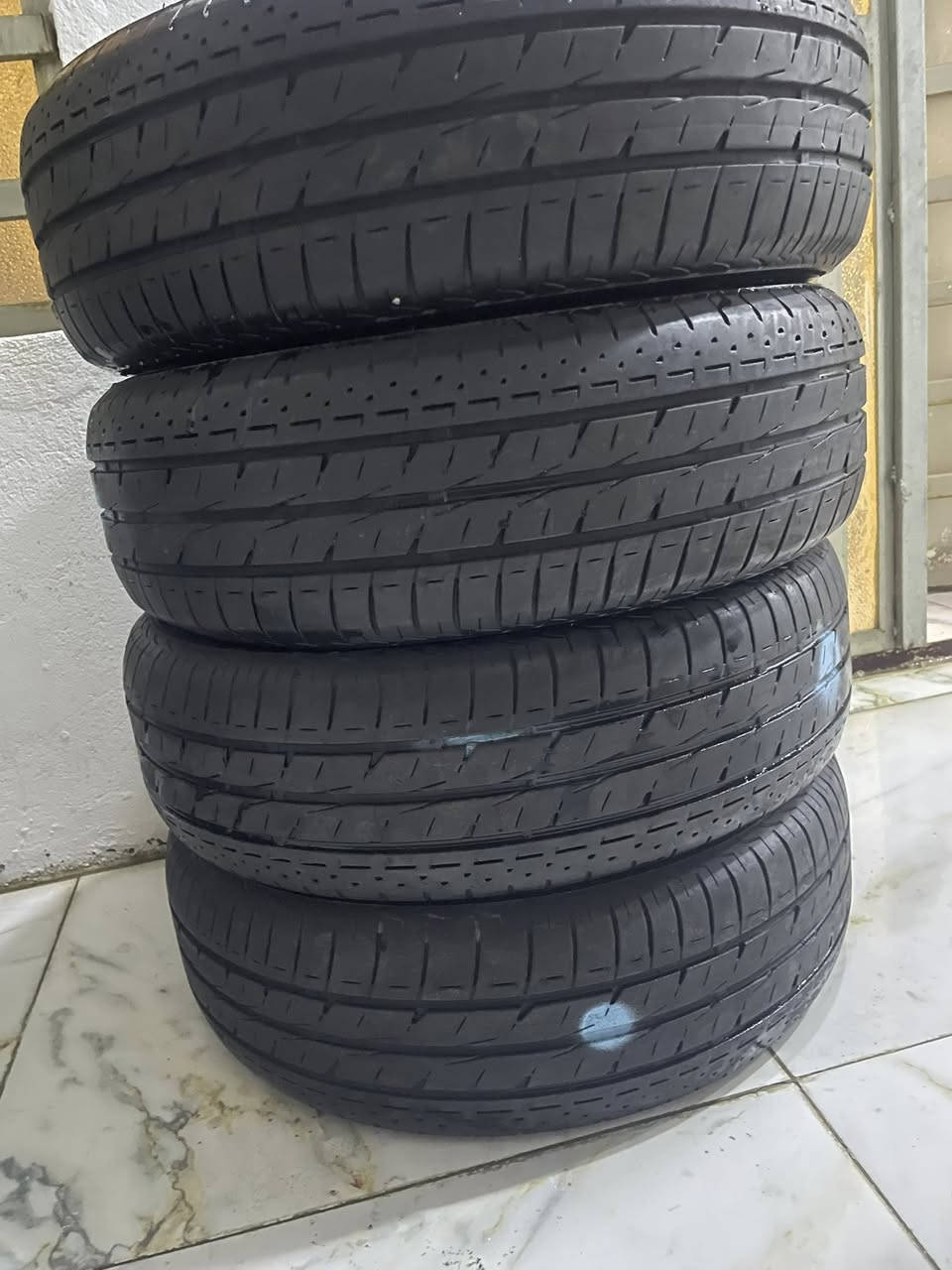 تخم تاير برجستون باله ياباني حجم15نضافه95/سعر140مكاني حي اور
***********
