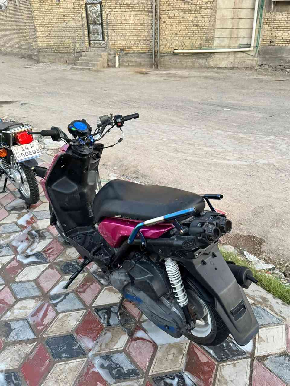 سكنس جبلي دراجه نضيفه كهربائيات كله شغاله من طول لطول بيه خربطه ماعرف منين فيت بم او تنضيف ابيع هيج شغاله كلشي مابيه محرك مفتوح مبدل زنجيل دراجه كلها ع بلاد 
سعره ٦٥٠ مجال كلش بسيط خسران بيه
مكاني كزيزه رقمي ***********
